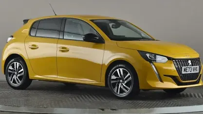 Usado Peugeot 208 Allure+ 102 HP (75 kW) 2023 Amarelo Citadino