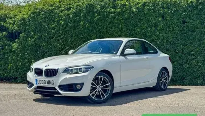 Used BMW 218 Sport Line 136 HP (100 kW) 2019 White Coupe