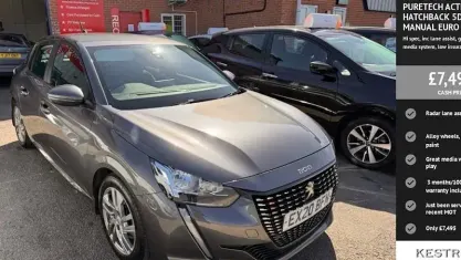 Usado Peugeot 208 Active 102 HP (75 kW) 2020 Cinzento Citadino