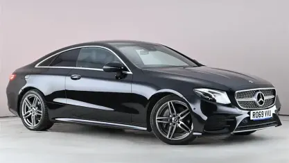 Usado Mercedes E220 AMG line 194 HP (142 kW) 2019 Preto Coupé