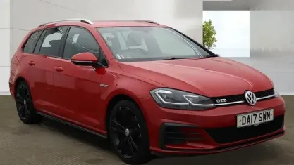 Used VW Golf VII GTD 184 HP (135 kW) 2017 Red Estate