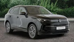 Black Used 2025 VW Tiguan Match SUV | £31,990 (Fair price)