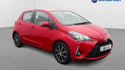 Used Toyota Yaris 111 HP (81 kW) 2019 Red Hatchback