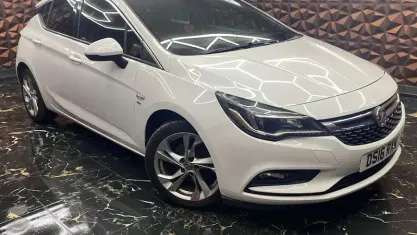 Used Vauxhall Astra SRi 105 HP (77 kW) 2017 Hatchback