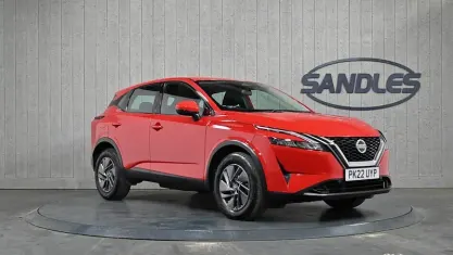 Gebraucht Nissan Qashqai Acenta Premium 140 PS (102 kW) 2022 Rot SUV