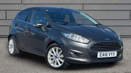 Used Ford Fiesta Titanium 120 HP (88 kW) 2015 Grey Hatchback