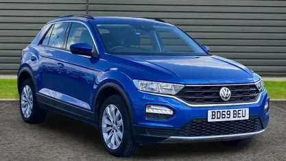Used VW T-Roc SE 150 HP (110 kW) 2019 Blue SUV