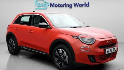 New Fiat 600 La Prima 101 HP (74 kW) 2025 Orange SUV