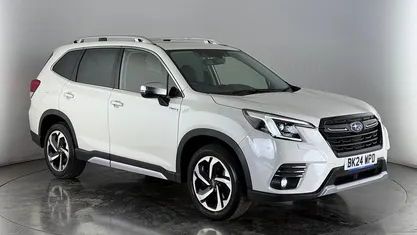 White Used 2024 Subaru Forester Premium SUV | £25,250 (Fair price)