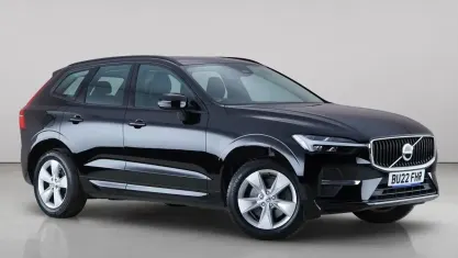 Used Volvo XC60 Momentum 250 HP (183 kW) 2021 Black SUV