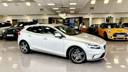 Used Volvo V40 R-Design Pro 190 HP (139 kW) 2017 Silver Hatchback