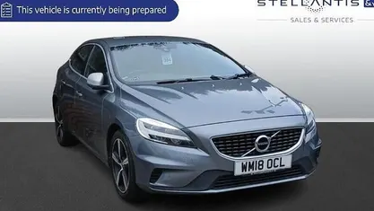 Used Volvo V40 R-Design 122 HP (89 kW) 2019 Hatchback