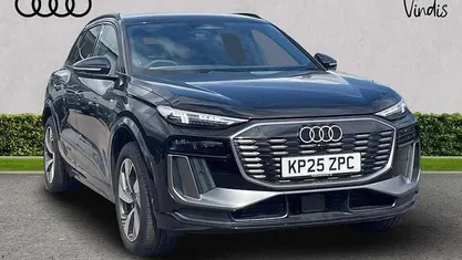 New 2025 Audi e-tron S-Line SUV | £52,176 (Super price)