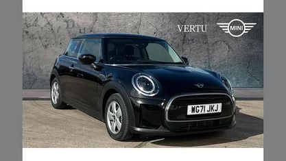 Begagnad Mini Cooper Classic 136 HK (100 kW) 2021 Svart Halvkombi