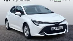 White Used 2019 Toyota Corolla Hatchback | £14,000 (Fair price)
