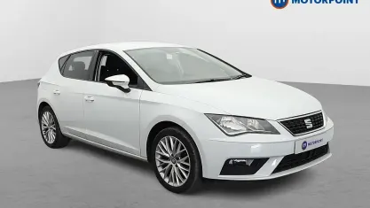 Used Seat Leon SE Dynamic 131 HP (96 kW) 2019 White Hatchback