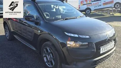 Used Citroën C4 Cactus Feel 100 HP (73 kW) 2015 Black Hatchback