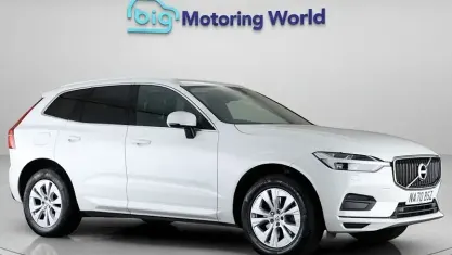 Used Volvo XC60 Momentum 250 HP (183 kW) 2020 White SUV