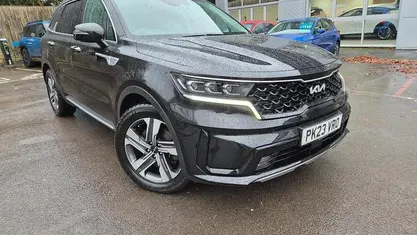 Black Used 2023 Kia Sorento SUV | £32,990 (Fair price)