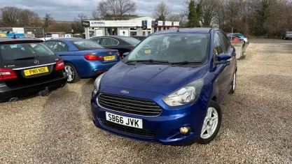 Usado Ford Ka Plus Zetec 70 HP (51 kW) 2016 Azul Citadino