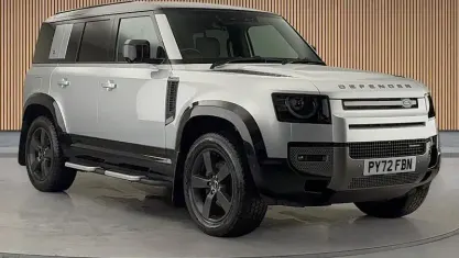 Used Land Rover Defender HSE Dynamic 250 HP (183 kW) 2022 Hakuba silver SUV