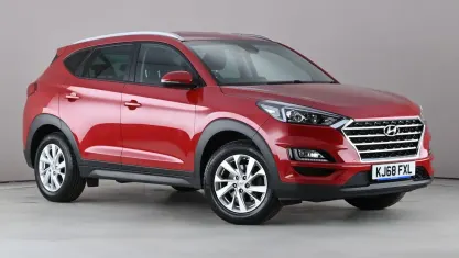 Used Hyundai Tucson SE 132 HP (97 kW) 2019 Red SUV