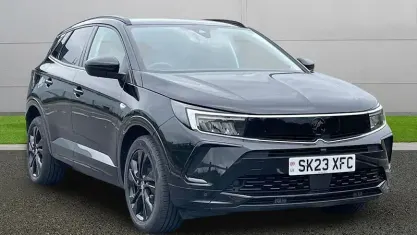 Begagnad Vauxhall Grandland X 131 HK (96 kW) 2023 Svart SUV