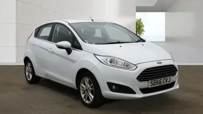 Used Ford Fiesta Zetec 82 HP (60 kW) 2017 White Hatchback