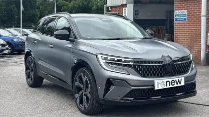 Used Renault Austral Techno Esprit Alpine 200 HP (147 kW) 2025 Multicolour SUV