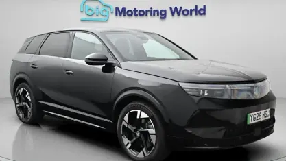 Used Vauxhall Grandland Ultimate 156 kW (213 HP) 2025 Black SUV