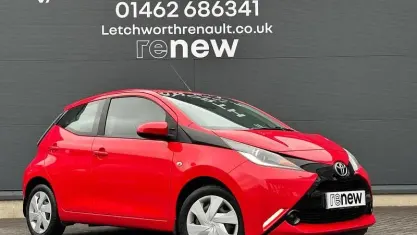 Used Toyota Aygo X-play 69 HP (50 kW) 2017 Red Hatchback