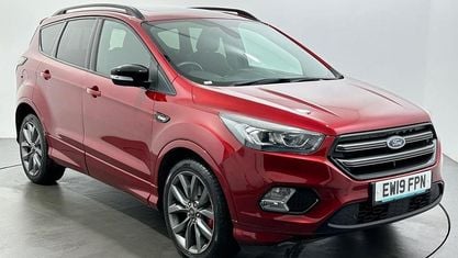 Begagnad Ford Kuga ST-Line 180 HK (132 kW) 2019 Röd SUV