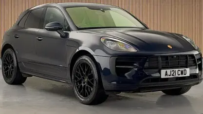 Used Porsche Macan 380 HP (279 kW) 2020 Night blue SUV
