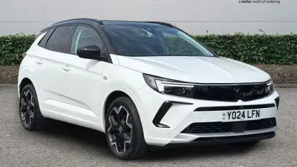 Used Vauxhall Grandland X Ultimate 131 HP (96 kW) 2024 White SUV