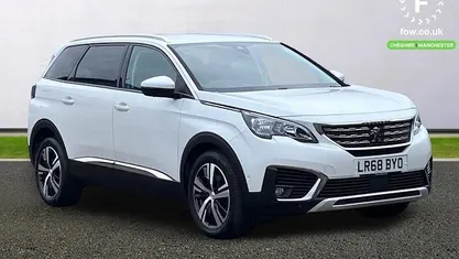 Used Peugeot 5008 Allure 131 HP (96 kW) 2019 White Estate