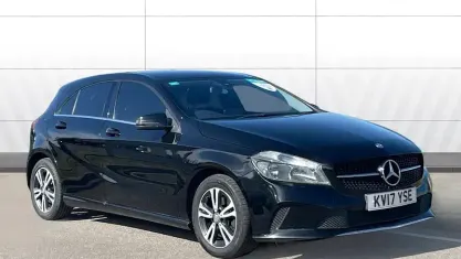 Usado Mercedes A180 SE 136 HP (100 kW) 2017 Preto Citadino