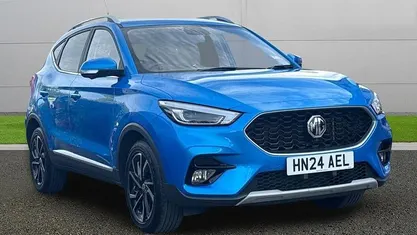 Begagnad MG ZS Exclusive 106 HK (77 kW) 2024 Blå SUV