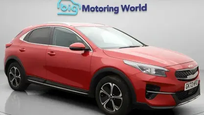 Usado Kia XCeed 141 HP (103 kW) 2022 Vermelho SUV