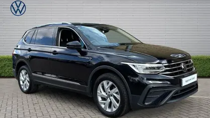 Used VW Tiguan Allspace Life 150 HP (110 kW) 2023 Black SUV