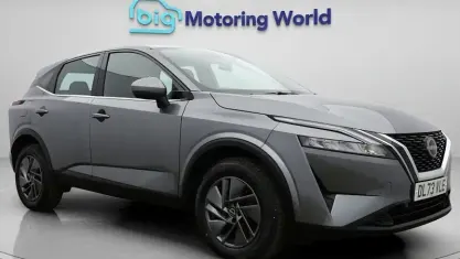 Usado Nissan Qashqai Acenta Premium 140 CV (102 kW) 2023 Gris SUV
