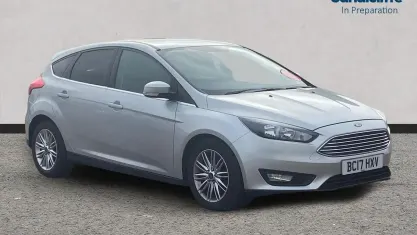 Used Ford Focus Zetec 125 HP (91 kW) 2017 Silver Hatchback