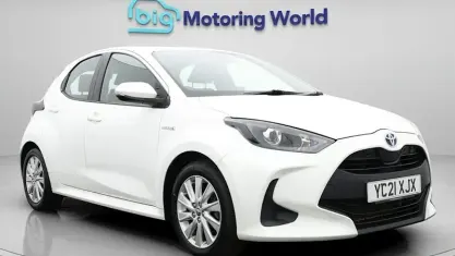 Used Toyota Yaris 116 HP (85 kW) 2021 White Hatchback