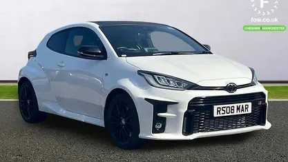 Usado Toyota Yaris 272 HP (200 kW) 2021 Branco Citadino