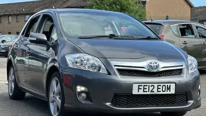 Used Toyota Auris Hybrid T4 136 HP (100 kW) 2012 Grey Hatchback