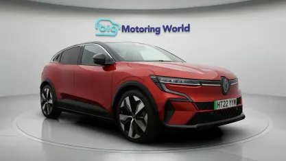 Used Renault Megane E-Tech Techno 161 kW (220 HP) 2022 Red and black Hatchback
