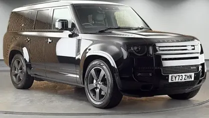 Used Land Rover Defender HSE Dynamic 300 HP (220 kW) 2023 Santorini black SUV