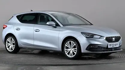 Used Seat Leon SE Dynamic 110 HP (80 kW) 2022 Silver Hatchback