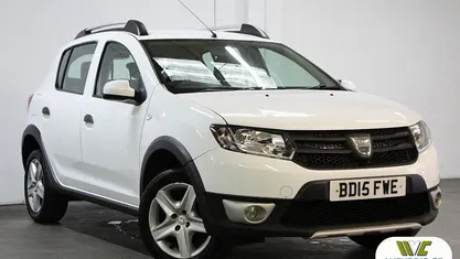 Used Dacia Sandero Ambiance 90 HP (66 kW) 2015 White Hatchback