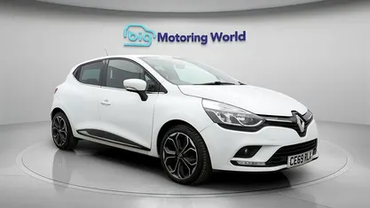 Used Renault Clio IV Iconic 90 HP (66 kW) 2019 White Hatchback