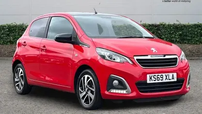 Used Peugeot 108 Allure 72 HP (52 kW) 2020 Red Hatchback